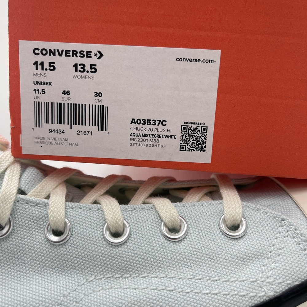 Converse Men’s A03537C CHUCK 70 PLUS HI
AQUA MIST/EGRET/WHITE
High-Top Sneakers - Picture 12 of 16